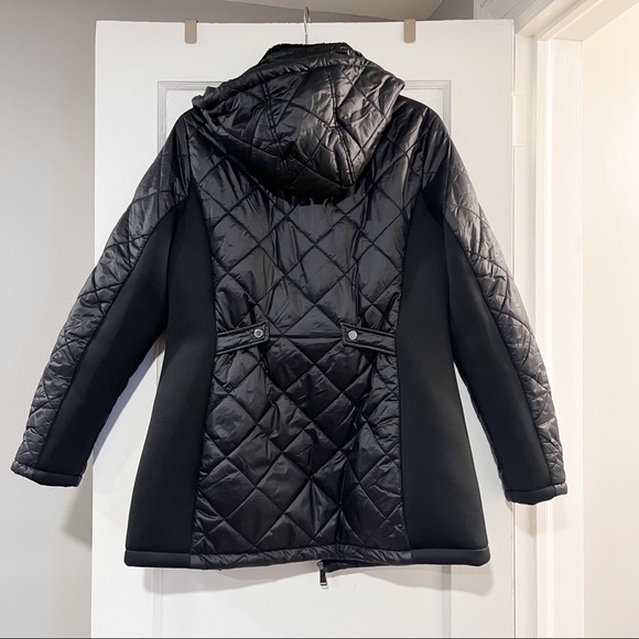 BCBG Puffer Faux Fur Coat Jacket with Hood Pockets Winter Fall NWT Size Large - Picture 2 of 5